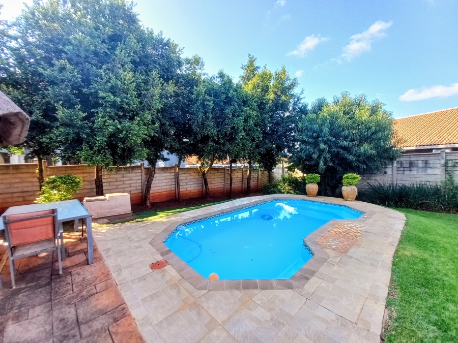 3 Bedroom Property for Sale in Safari Gardens North West